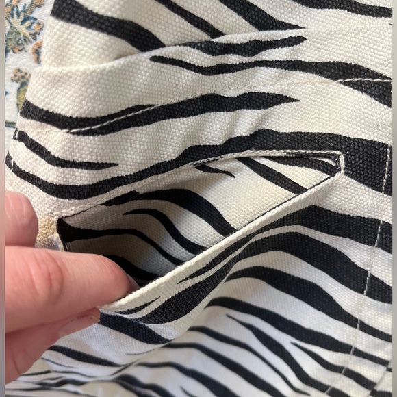 Zebra Collared Denim Dress with pocketss🦓 - Picture 4 of 4